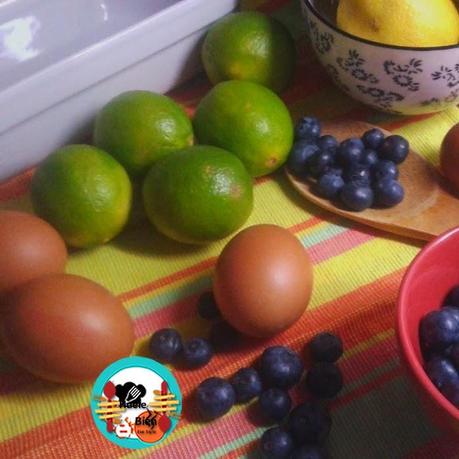 Pudín de lima con arándanos