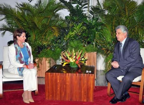 Pelosi y delegación por levantar el bloqueo: fueron recibidos por Díaz-Canel [+ videos]