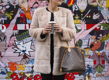 OUTFIT: Combinar un abrigo peludo.