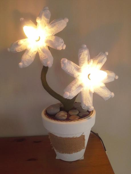 Lámpara de flores de papel