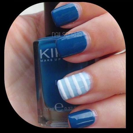 Nail Art Rayas en Azul Pastel