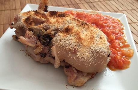 Manitas de cerdo con butifarra negra