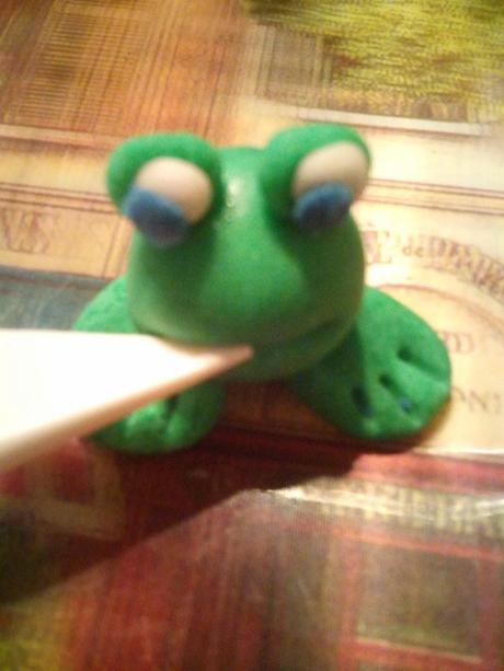 Paso a paso ranita de fondant