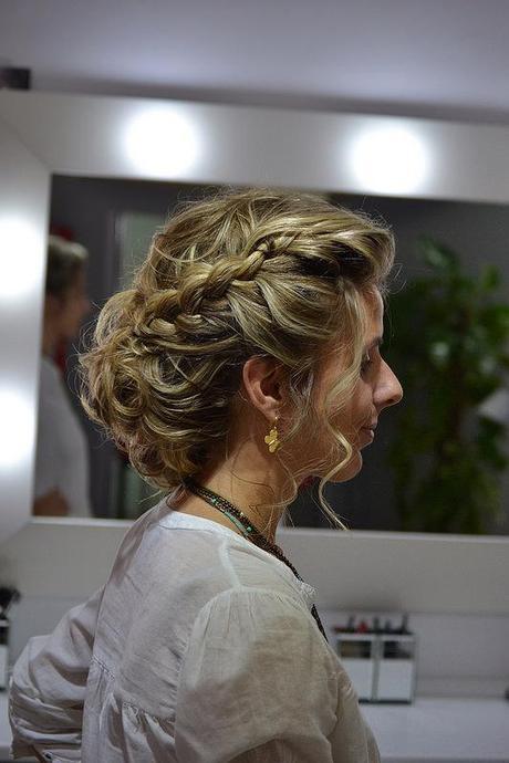 Ideas de peinados y recogidos para invitadas de boda, tendencias 2015