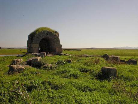 Ermita visigoda del Santo, junto a Valdesalor