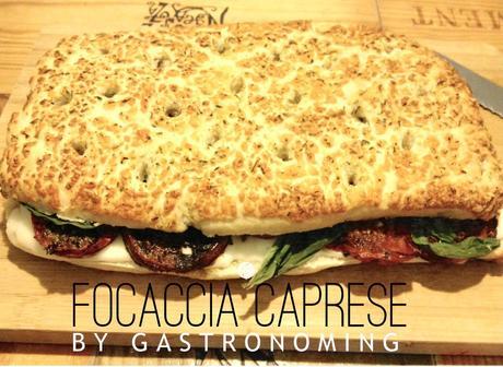 Focaccia caprese de tomates asados