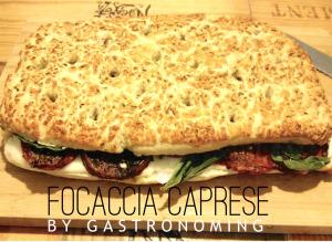 Focaccia caprese de tomates asados