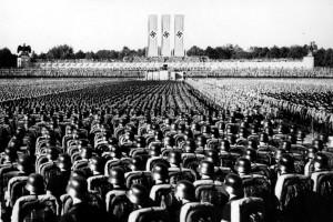 Soldados_alemanes_discurso_Adolf_Hitler