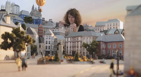 Airbnb nos presenta un comercial de TV hecho a mano