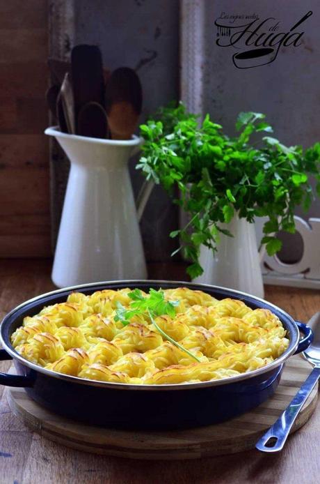 Pastel de pescado o fish pie bandeja