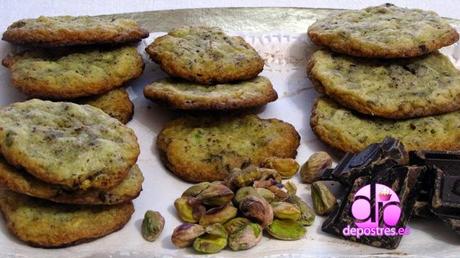 DELICIOSAS GALLETAS CON PISTACHOS Y TROZOS DE CHOCOLATE NEGRO