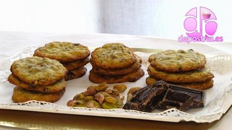DELICIOSAS GALLETAS CON PISTACHOS Y TROZOS DE CHOCOLATE NEGRO
