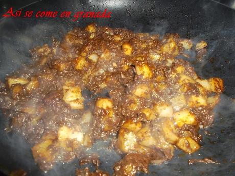 Samosas de pera y morcilla