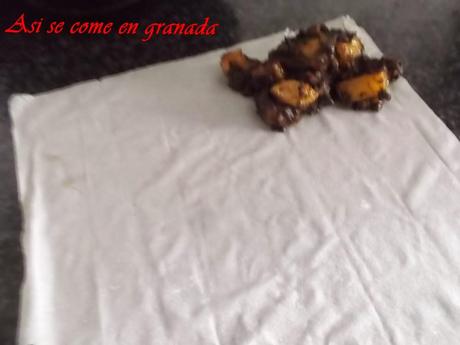 Samosas de pera y morcilla