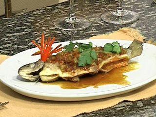 TUCHA CON SALSA DE APIO, CHILE Y JENGIBRE