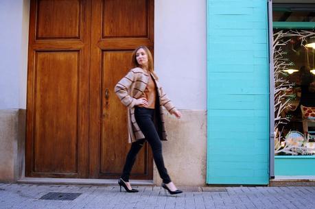 MIÉRCOLES CON ESTILO: striped coat by Guillermina Ferrer MIÉRCOLES CON ESTILO: striped coat by Guillermina Ferrer