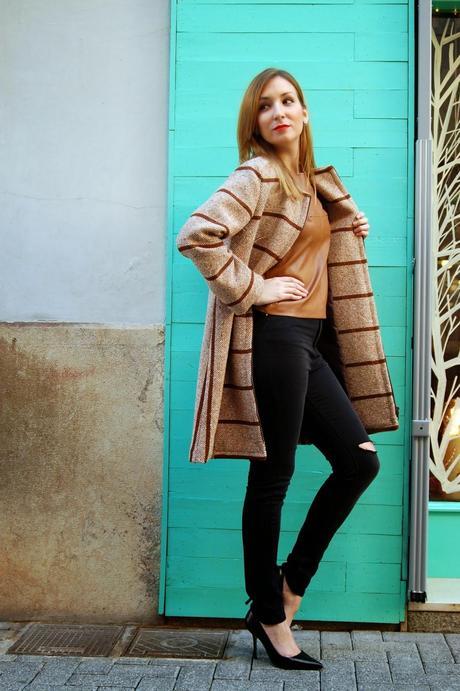 MIÉRCOLES CON ESTILO: striped coat by Guillermina Ferrer MIÉRCOLES CON ESTILO: striped coat by Guillermina Ferrer