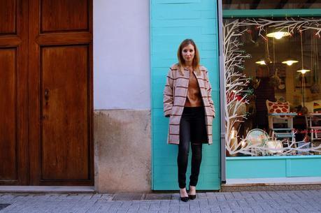 MIÉRCOLES CON ESTILO: striped coat by Guillermina Ferrer MIÉRCOLES CON ESTILO: striped coat by Guillermina Ferrer