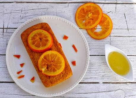 Jugoso bizcocho de naranja.