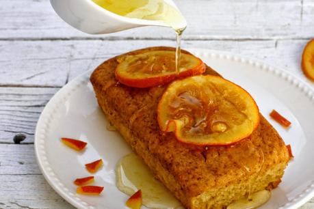 Jugoso bizcocho de naranja.