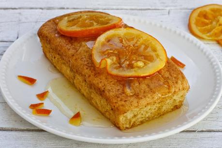 Jugoso bizcocho de naranja.