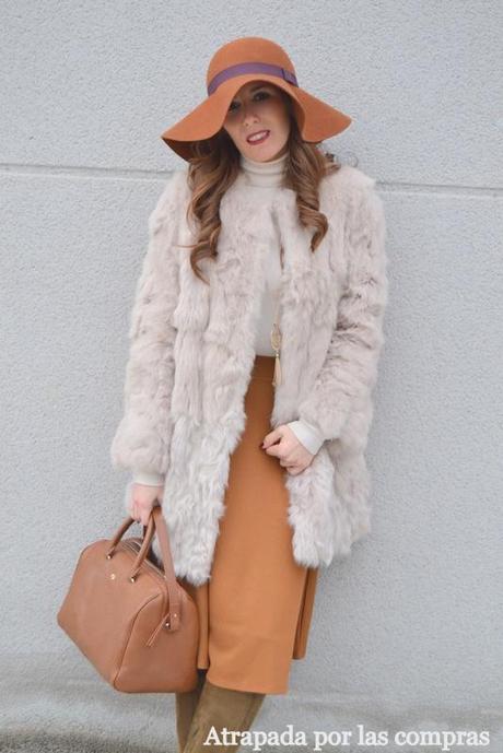 FALDA MIDI Y ABRIGO DE PELO