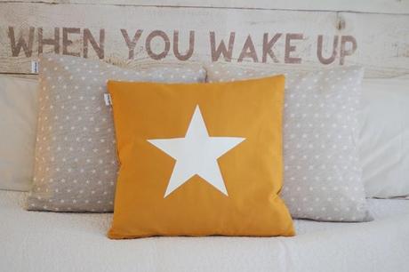 Cambio total de mi dormitorio con una funda de cojín MOSTAZA! Cambio total de mi dormitorio con una funda de cojín MOSTAZA!