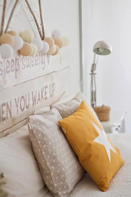 Cambio total de mi dormitorio con una funda de cojín MOSTAZA! Cambio total de mi dormitorio con una funda de cojín MOSTAZA!