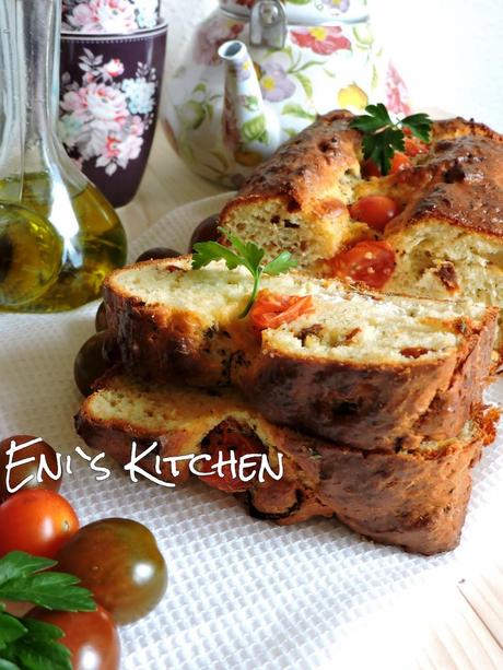 ¡ Cake salado de tomates confitados y queso feta !