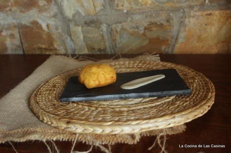Tortos Sorpresa de Maíz  con Salsa de Cabrales