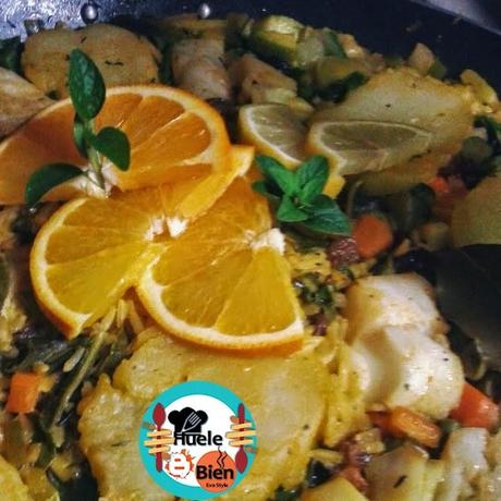 Paella de bacalao con verduras