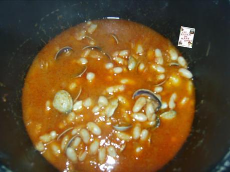 ALUBIAS CON ALMEJAS EN OLLA ERIKA Y A MODO TRADICIONAL