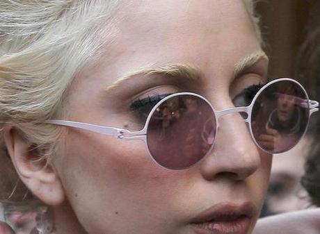LAS 5 MARCAS DE GAFAS QUE NO DEBES PERDERTE lady-gaga-and-mykita-jane-sunglasses-gallery