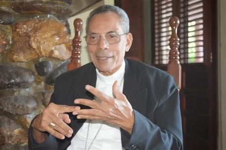 Tal como se lo había pedido, Papa releva a monseñor Felipe Núñez.