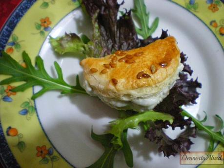 Hojaldritos rellenos de roquefort y nueces