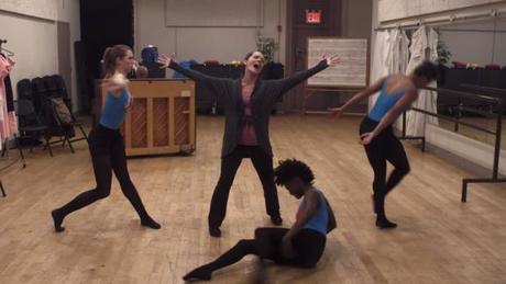 “Postpartum: El musical”, la publicidad sobre menstruación y maternidad puede ser divertida