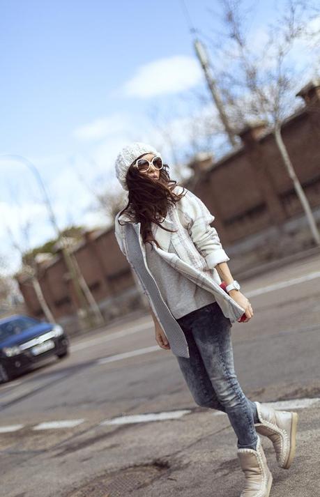 street style barbara crespo white beanie mou boots hakei bag fashion blogger outfit blog de moda