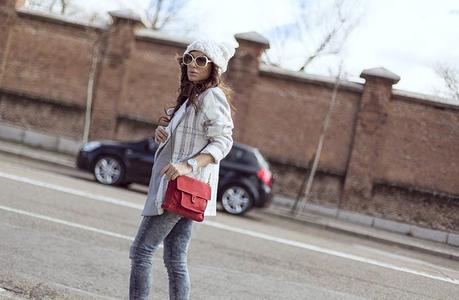 street style barbara crespo white beanie mou boots hakei bag fashion blogger outfit blog de moda