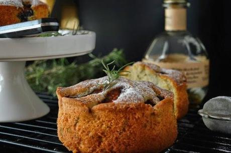 Pastelitos de ciruela, romero y brandy