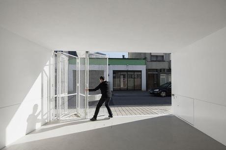 claudia-monteiro-vitor-oliveira-architects-house-lindo-vale-porto-portugal-designboom-03