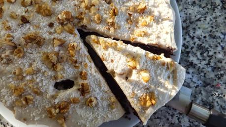 Tarta falsa de chocolate con crema de coco sin azúcar y sin harina para mi hermana