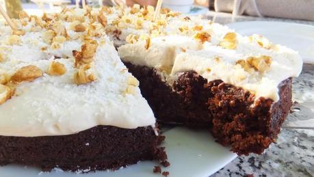 Tarta falsa de chocolate con crema de coco sin azúcar y sin harina para mi hermana