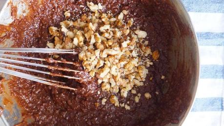 Tarta falsa de chocolate con crema de coco sin azúcar y sin harina para mi hermana