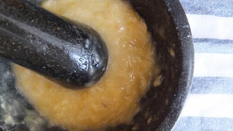 Tarta falsa de chocolate con crema de coco sin azúcar y sin harina para mi hermana