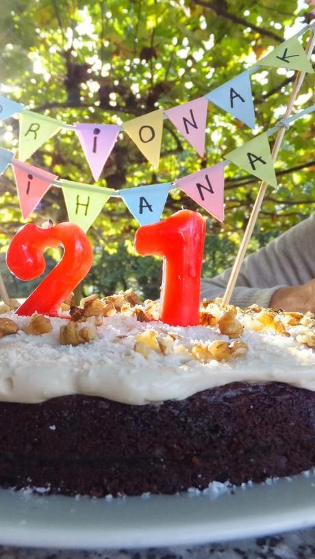 Tarta falsa de chocolate con crema de coco sin azúcar y sin harina para mi hermana