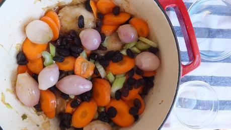 Coq au vin o pollo al vino tinto. Sus leyendas, sus conquistas y sus misterios. Coq au vin o pollo al vino tinto. Sus leyendas, sus conquistas y sus misterios.