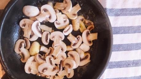 Coq au vin o pollo al vino tinto. Sus leyendas, sus conquistas y sus misterios. Coq au vin o pollo al vino tinto. Sus leyendas, sus conquistas y sus misterios.