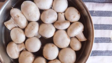 Coq au vin o pollo al vino tinto. Sus leyendas, sus conquistas y sus misterios. Coq au vin o pollo al vino tinto. Sus leyendas, sus conquistas y sus misterios.