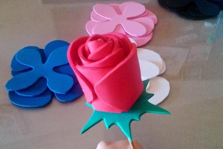 DIY - REALIZA FLORES CON LÁMINAS GOMA EVA