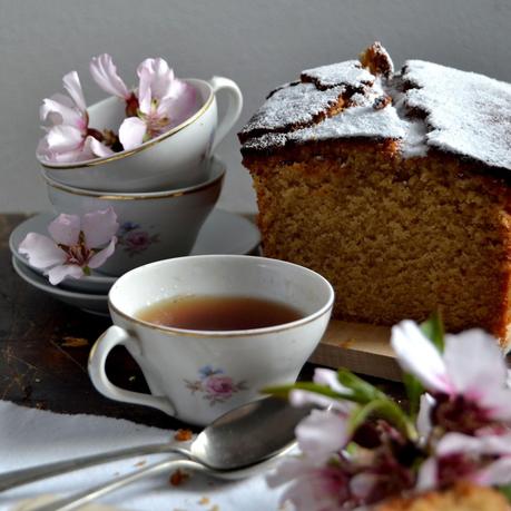 BIZCOCHO DE ALMENDRAS Y MIEL